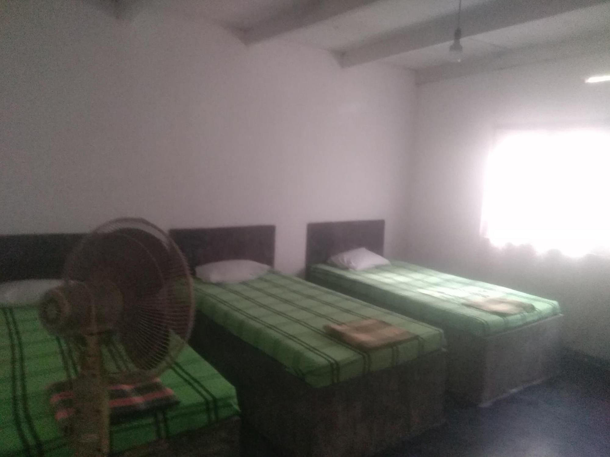 Sinharaja Hostel 114 Деніяя Номер фото